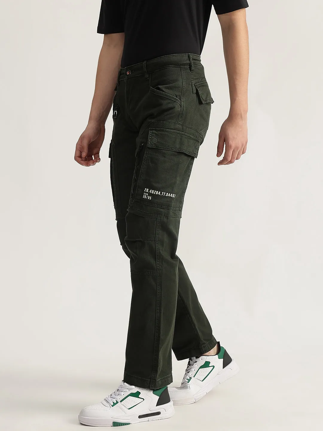 Iconic Men Olive Solid Regular Fit Cargo Trouser