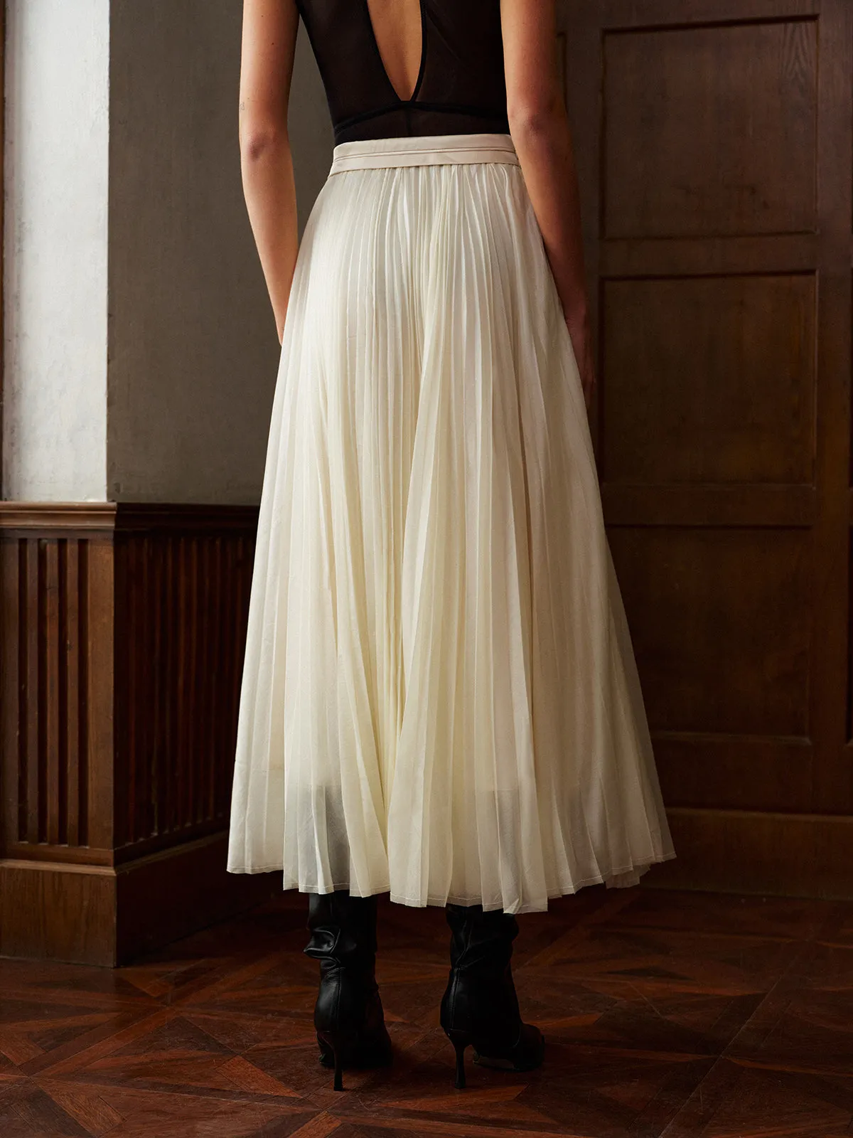 Mid-Waist Pleated Flowy Skirt